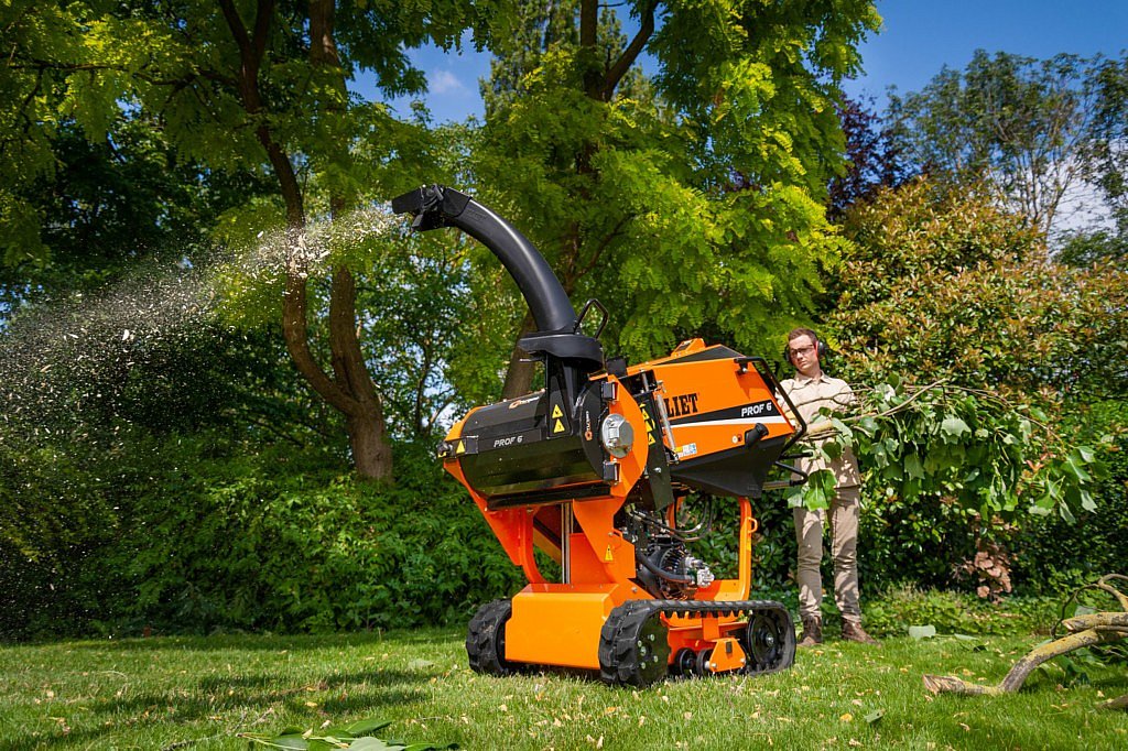 Tendance écologique Machines Outils portatifs électriques CG Concept Annuaire 2020 futur secteur vert professionnels secteurs de jardins parcs forêts féis spécialistes zéro émission trucs astuces inspiration Bahco Jo Beau Husqvarna Marcel Van Dyck batterie li-on SNA Europe moteurs à essence évolution climat recyclage architecture de jardin espaces verts technique annuaire