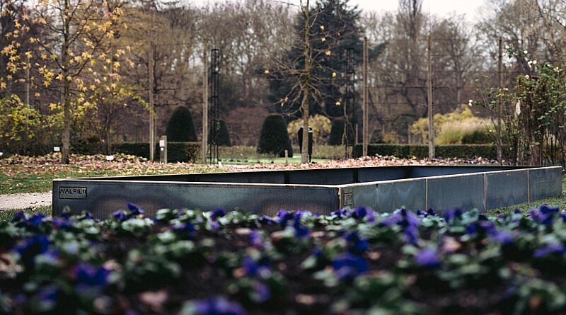 Nous accordons à nouveau plus d’attention à notre propre espace ouvert, car “There is no place like home”. Dans ce cas, WALFiLii est le créateur d’ambiance aristocratique par excellence avec ses jardinières XXL, braséros et jeux d' eau excusifs.