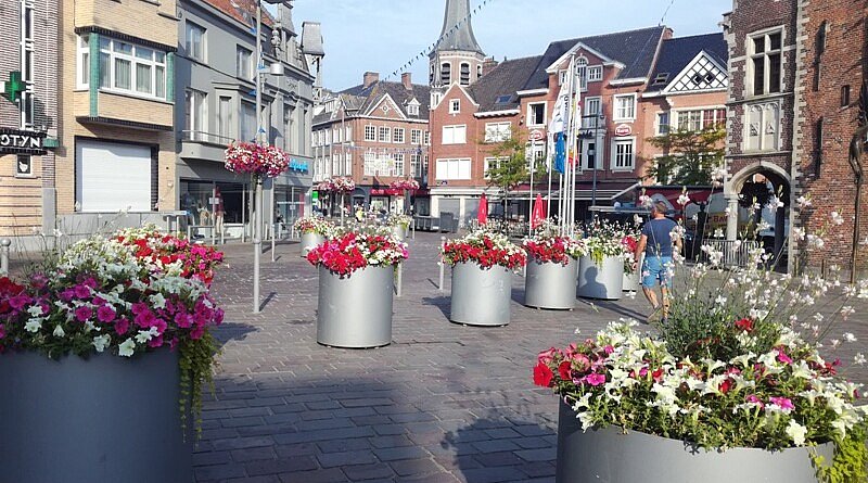 CG Concept, la revue spécialisée sur les espaces verts et l'urbanisme. Oenosan, l'engrais à base de chaux certifié bio basé sur la nanotechnologie, a déjà été adopté par plus de 85 services publics en charge des espaces verts en Flandre.