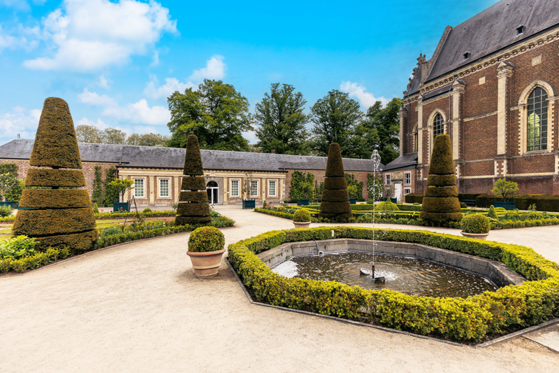 Jardins à la française à L'Archicommanderie d'Alden Biesen