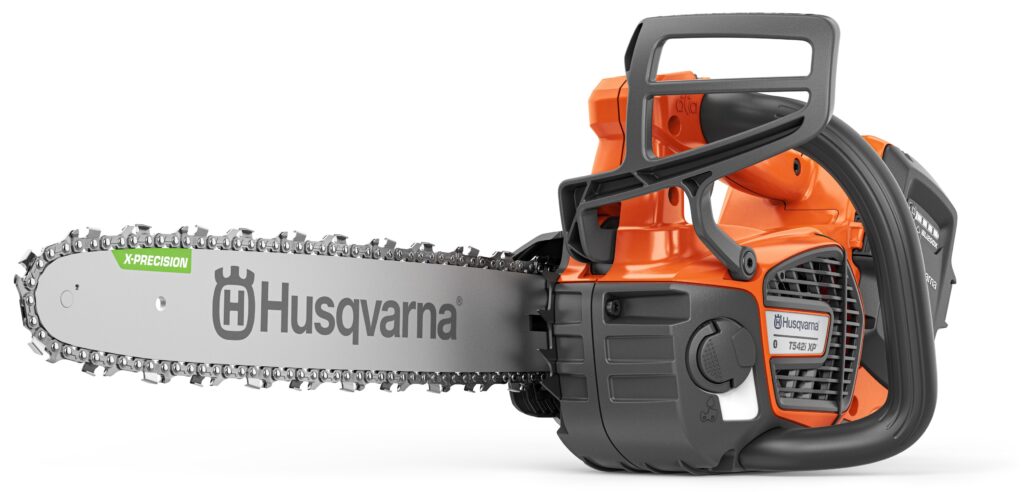 Primeur mondiale : Husqvarna lance la première tronçonneuse à batterie avec embrayage.