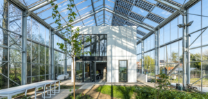La première maison-serre autonome et bio-écologique