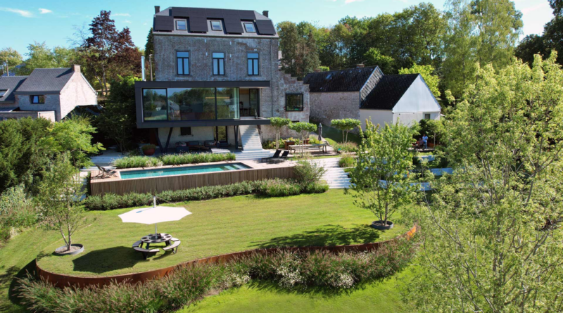 Variété botanique dans un concept intégré. Un jardin du paysagiste François Charlier, qui a remporté l'argent dans le concours de l'Entrepreneur de Jardins de Wallonie 2023.
