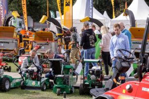 Demo Vert - Demo Clean : La plus grande démonstration en plein air de matériel pour le jardin, les espaces verts, les terrains de sport et la propreté urbaine, en Belgique.