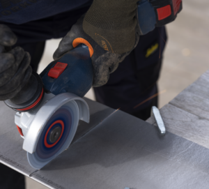 Travailler avec la GSR 18V-150 C et la GWX 18V-15 C de Bosch : deux outils efficaces pour un travail de précision satisfaisant