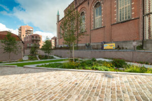 Jardin de l'église de Wetteren : la désimperméabilisation, fondement d'un avenir résilient au changementclimatique