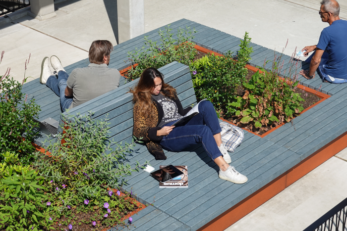 Solution d'assise verte pour les espaces publics : Solid Mobile Green Isles Rectangular