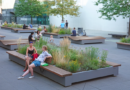 Solution d'assise verte pour les espaces publics : Solid Mobile Green Isles Rectangular