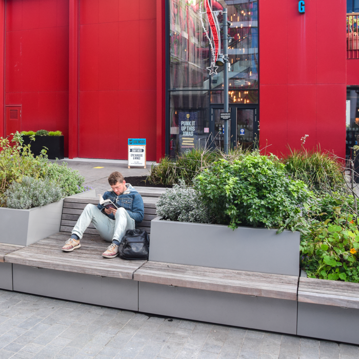 Solution d'assise verte pour les espaces publics : Solid Mobile Green Isles Rectangular