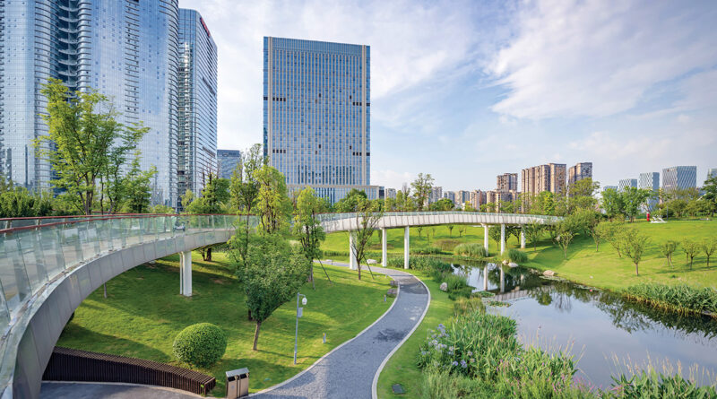 Des périodes de sécheresse extrême, des précipitations intenses et une réglementation plus stricte rendent la gestion durable de l’eau indispensable dans l’aménagement et l’entretien des espaces verts.