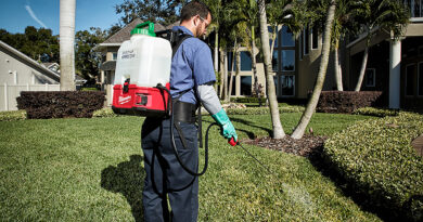 Milwaukee M18™ SWITCH TANK™ : Pulvérisateur intelligent pour l’aménagement paysager