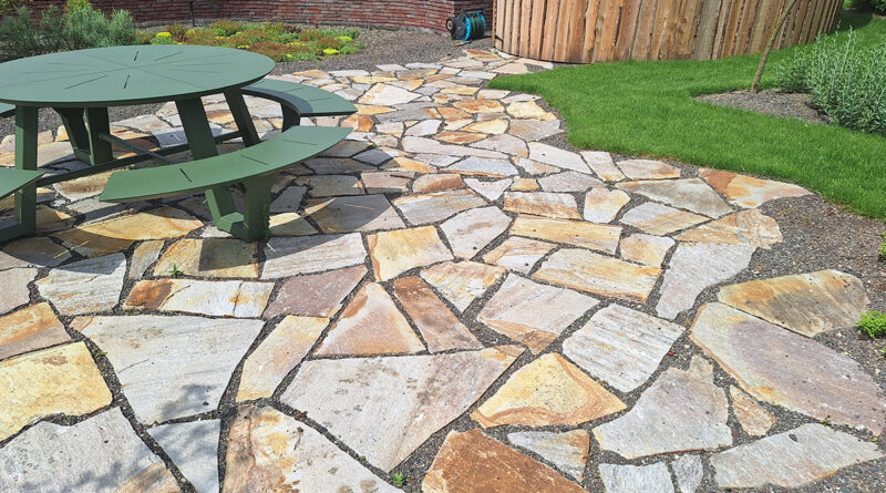 Pas japonais, flagstones et murets au rendu naturel