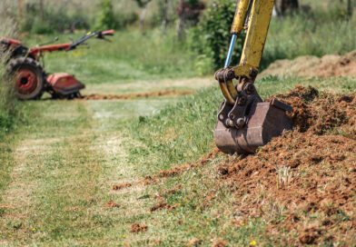 Travailler à proximité des réseaux : les risques invisibles que tout entrepreneur de jardins doit maîtriser pour travailler en sécurité